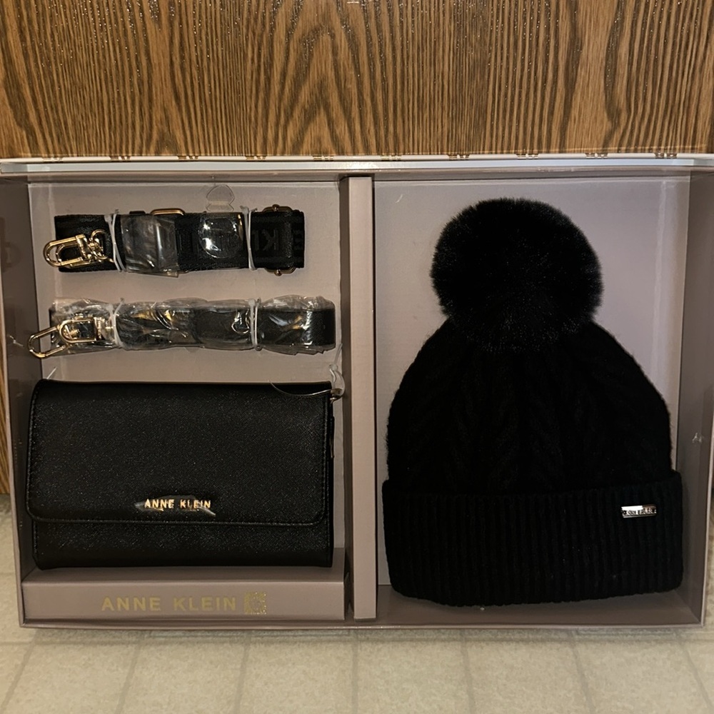 AK Anne Klein Hat and Bag Gift Set NWT